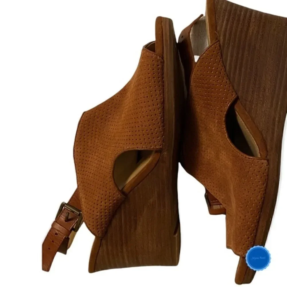 REBA Brown Wedge Platform